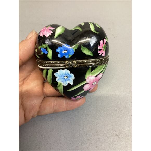 Vintage Floral Heart  Heart Trinket Box - Picture 1 of 9